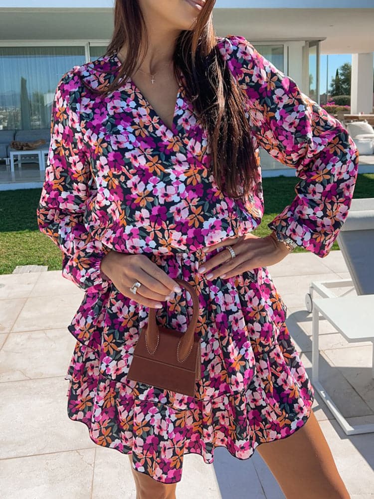 EP | Nouvelle mini-robe élégante avec décolleté en V et bordure à volants