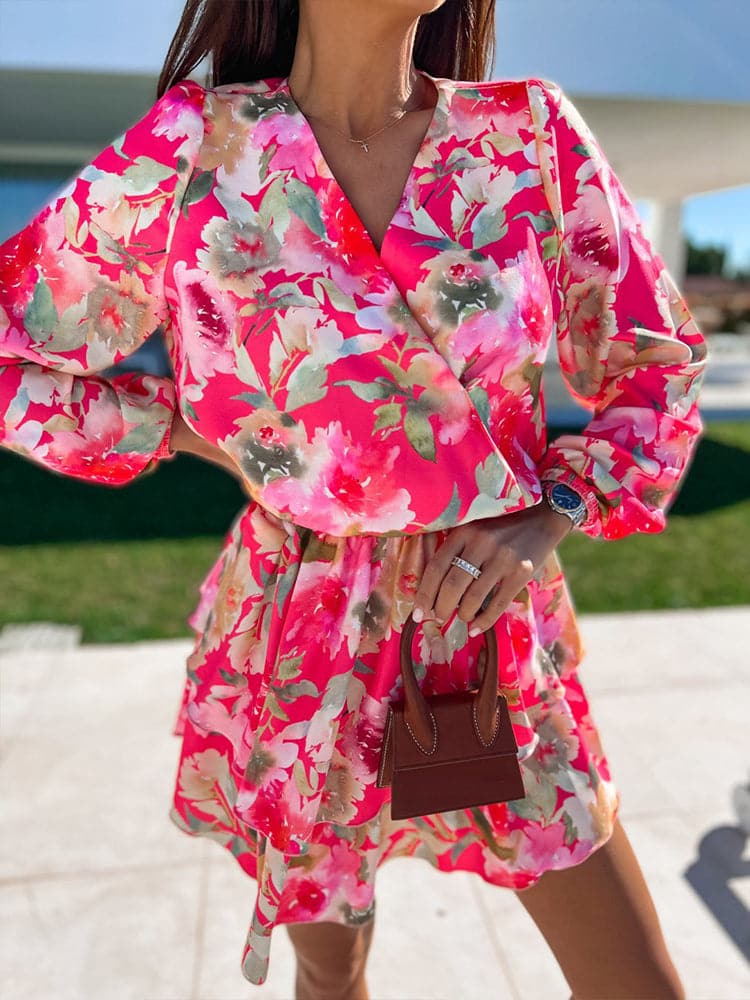 EP | Nouvelle mini-robe élégante avec décolleté en V et bordure à volants