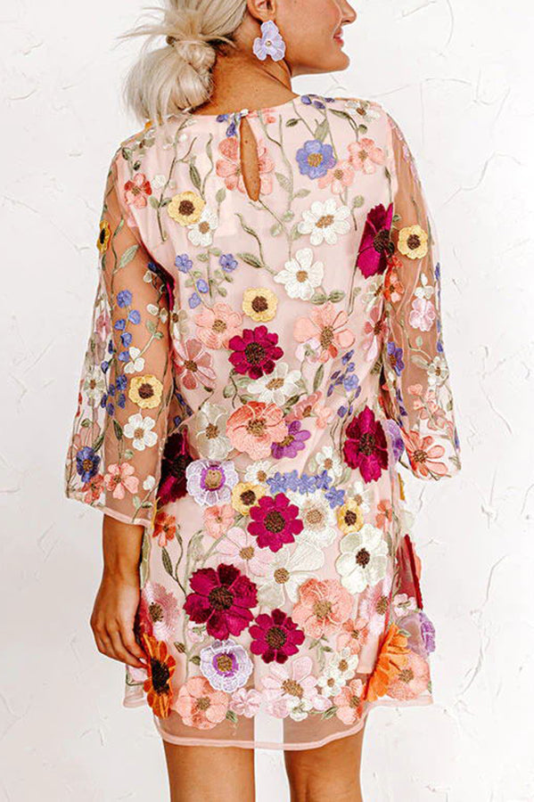EP | Dahlia Dreaming Application florale brodée Demi-manches Mini-robe