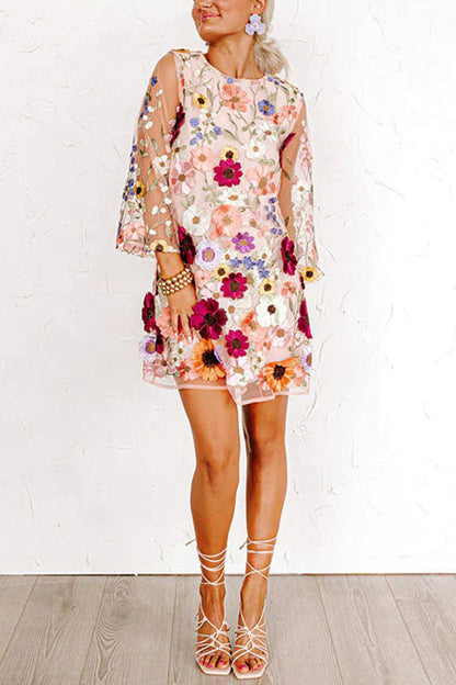 EP | Dahlia Dreaming Application florale brodée Demi-manches Mini-robe
