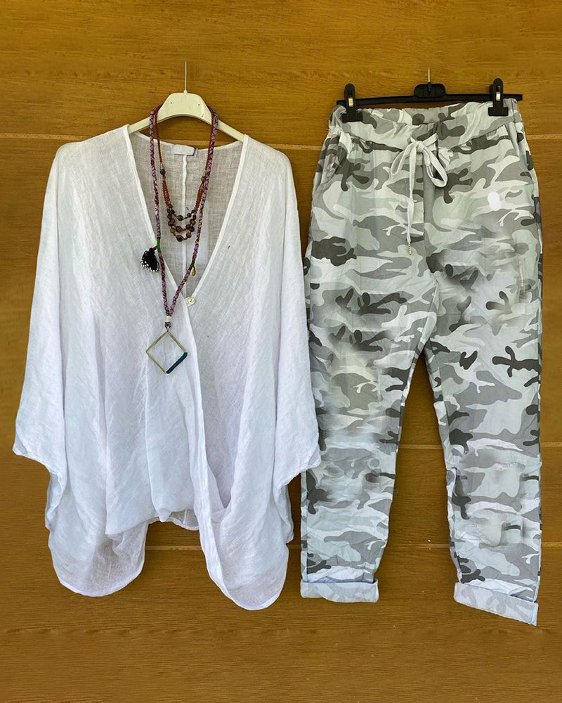ND | Ensemble pantalon et blouse avec motif camouflage