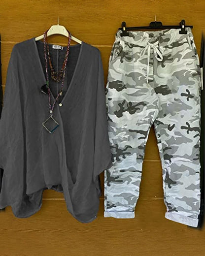 ND | Ensemble pantalon et blouse avec motif camouflage