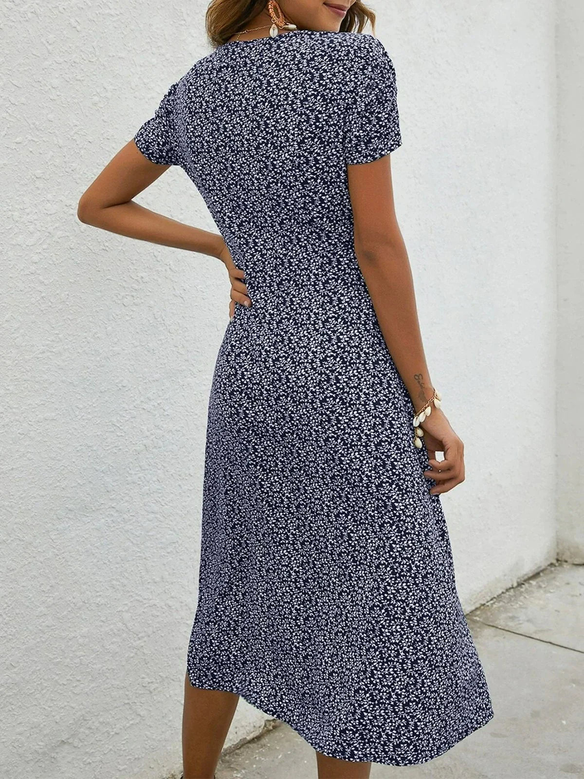 EP | Robe midi bleu marine à manches courtes et décolleté en V