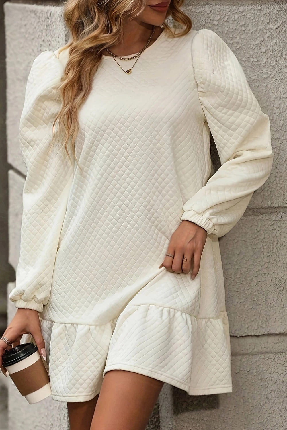 EP | Mini-robe blanche structurée avec ourlet à volants