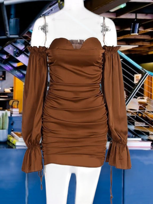 EP | Off-the-shoulder Robe pour femme avec détails à volants en tissu extensible Mini-robe