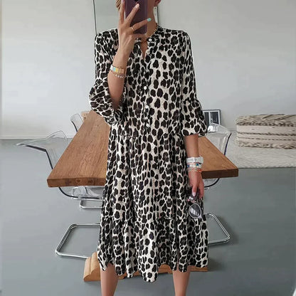 ND | Robe midi avec imprimé léopard, patte de boutonnage et manches 3/4