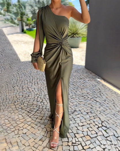 EP | Elégante robe longue à une manche avec une fente haute parfaite pour les fêtes et les occasions spéciales