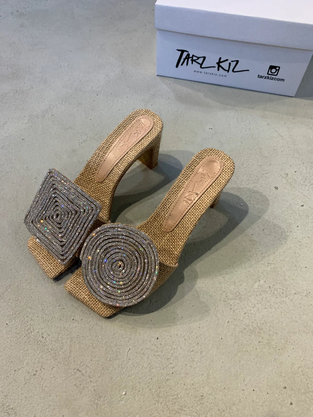 ND | Sandales à talons ronds carrés